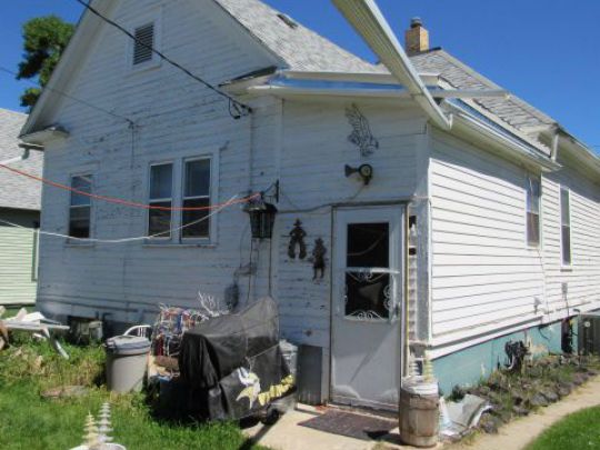 410 East Barry Street, Glendive, MT 59330