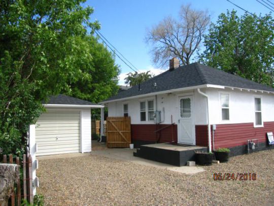 413 1/2 N Meade Ave, Glendive, MT 59330
