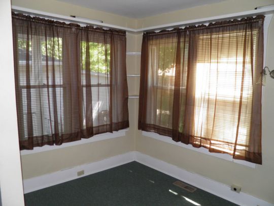 413 1/2 N Meade Ave, Glendive, MT 59330