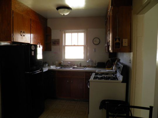 517 E Barry St, Glendive, MT 59330