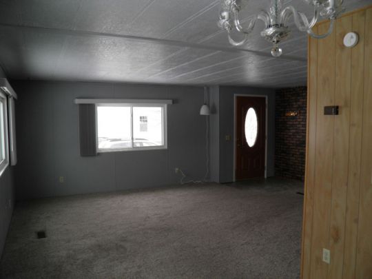 811 Mobile Ave, Glendive, MT 59330