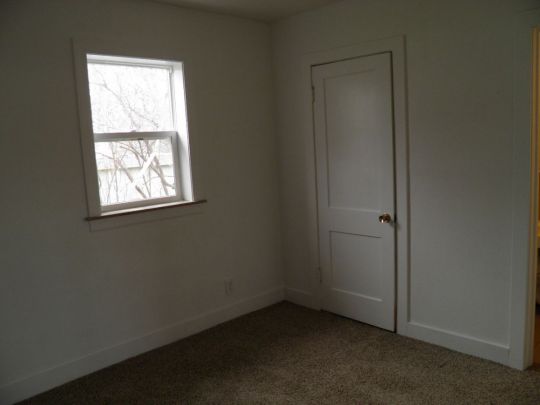 416 E Valentine St, Glendive, MT 59330