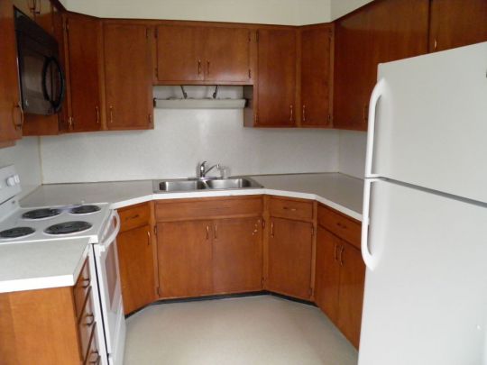 416 E Valentine St, Glendive, MT 59330