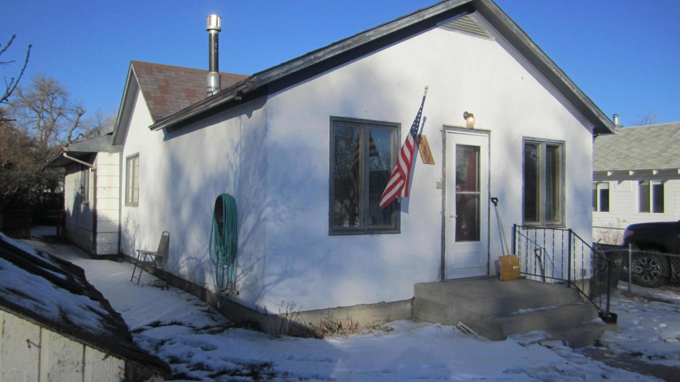 231 1st Ave SE, Shelby, MT 59474
