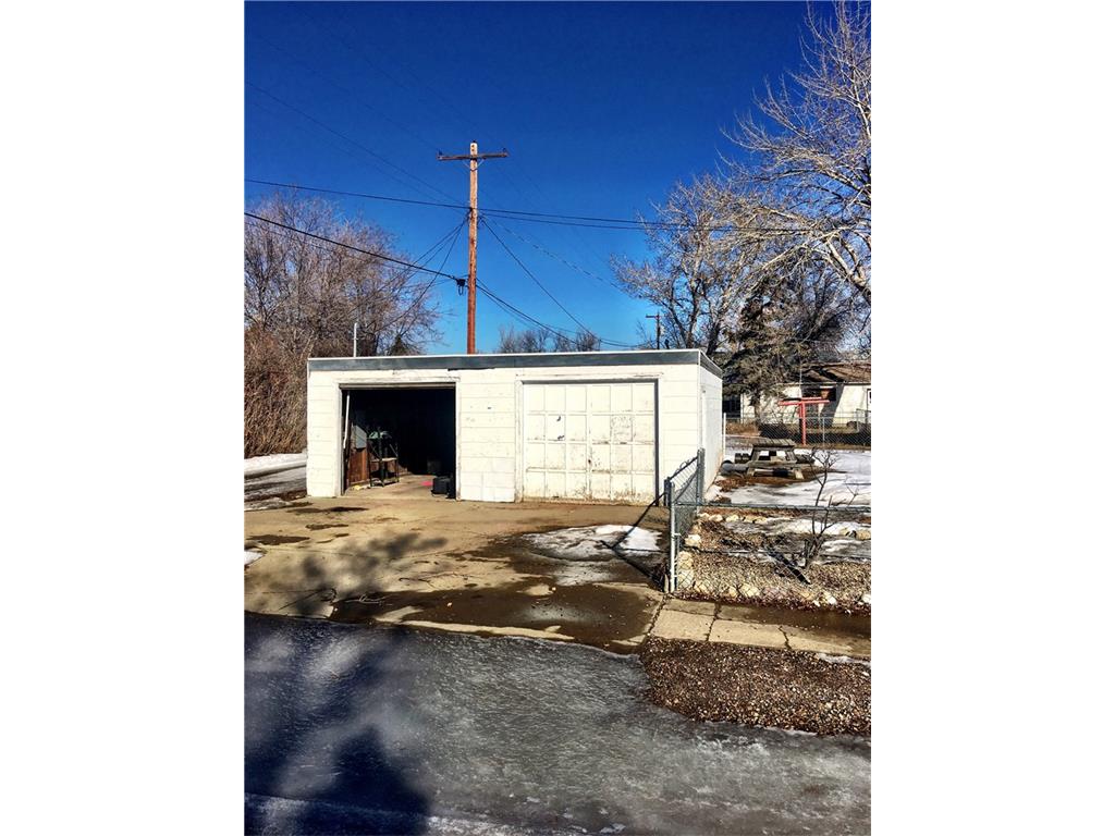 805 Teton Ave, Shelby, Other-See Remarks, MT 59474