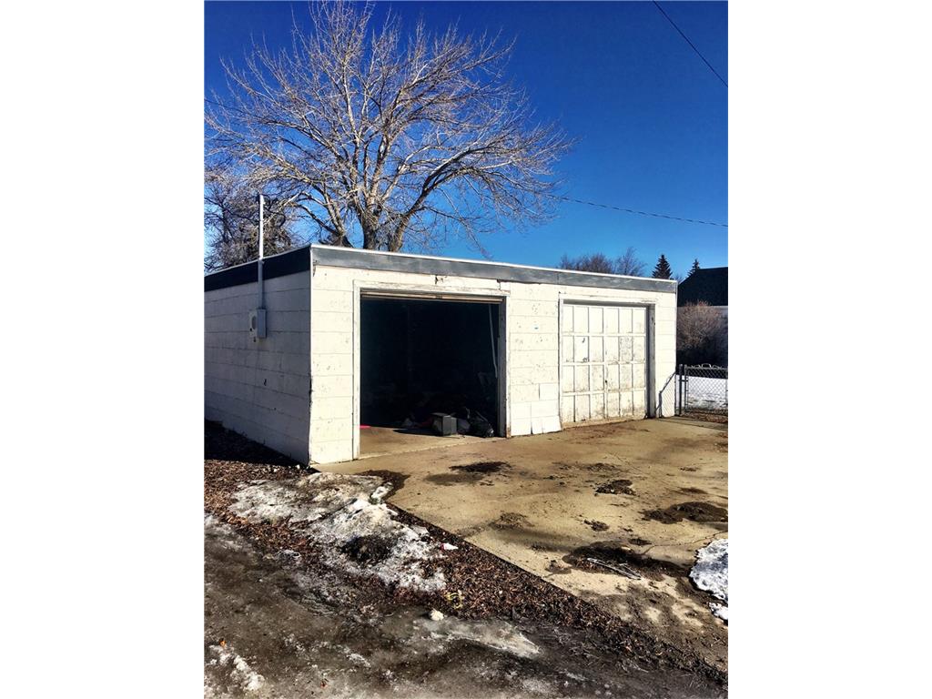 805 Teton Ave, Shelby, Other-See Remarks, MT 59474
