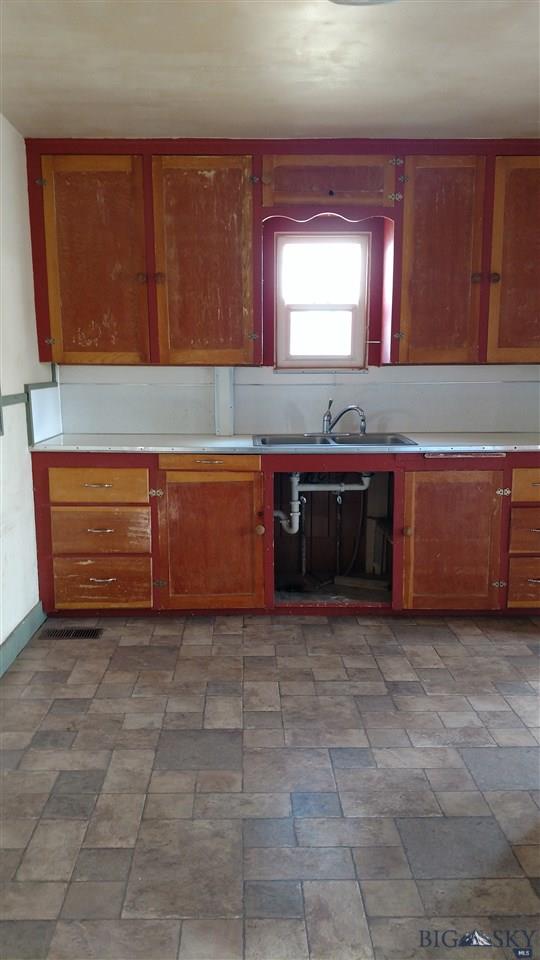 814 E Glendale, Dillon, MT 59725