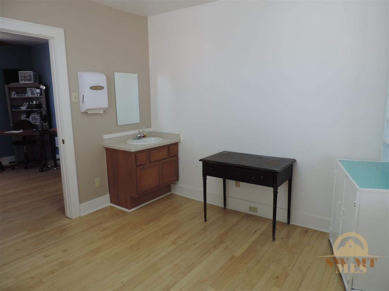 110 S Atlantic St, Dillon, MT 59725