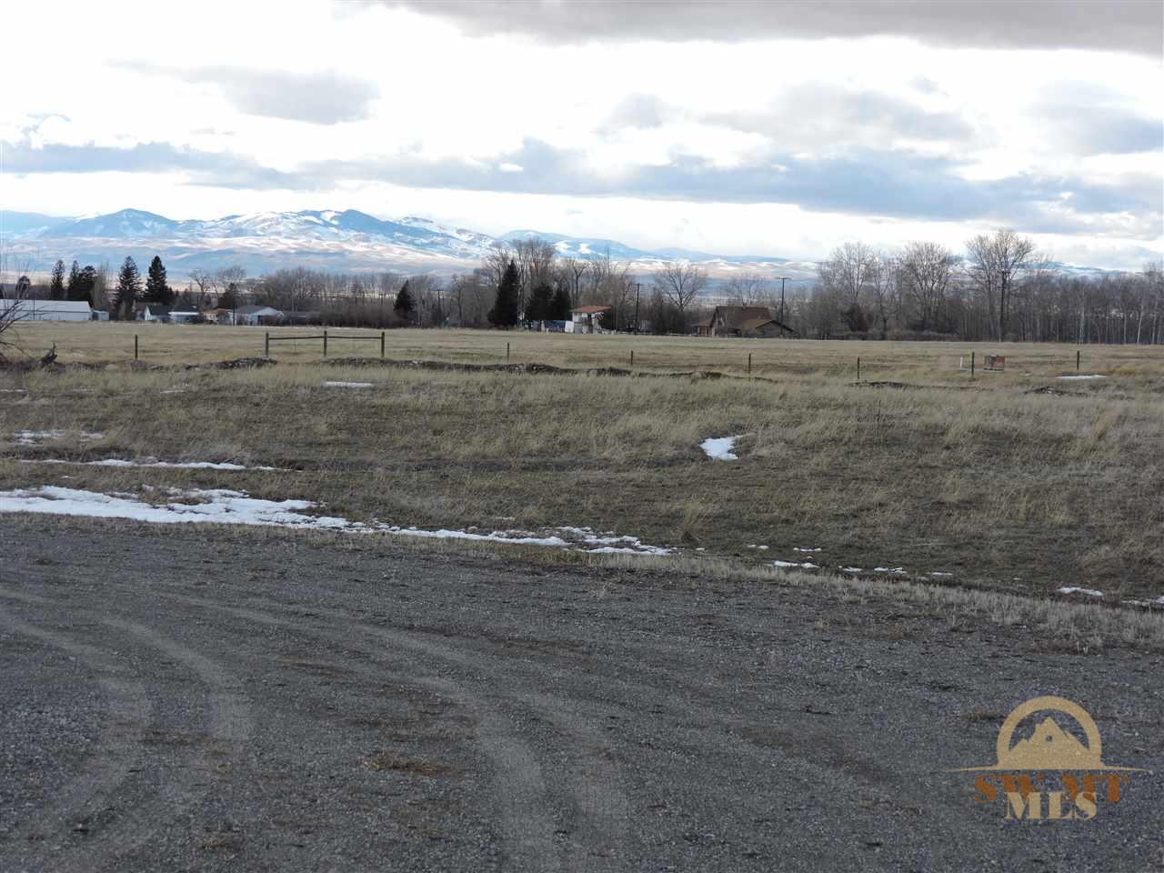 4 Chuckwagon Trail, Sheridan, MT 59749