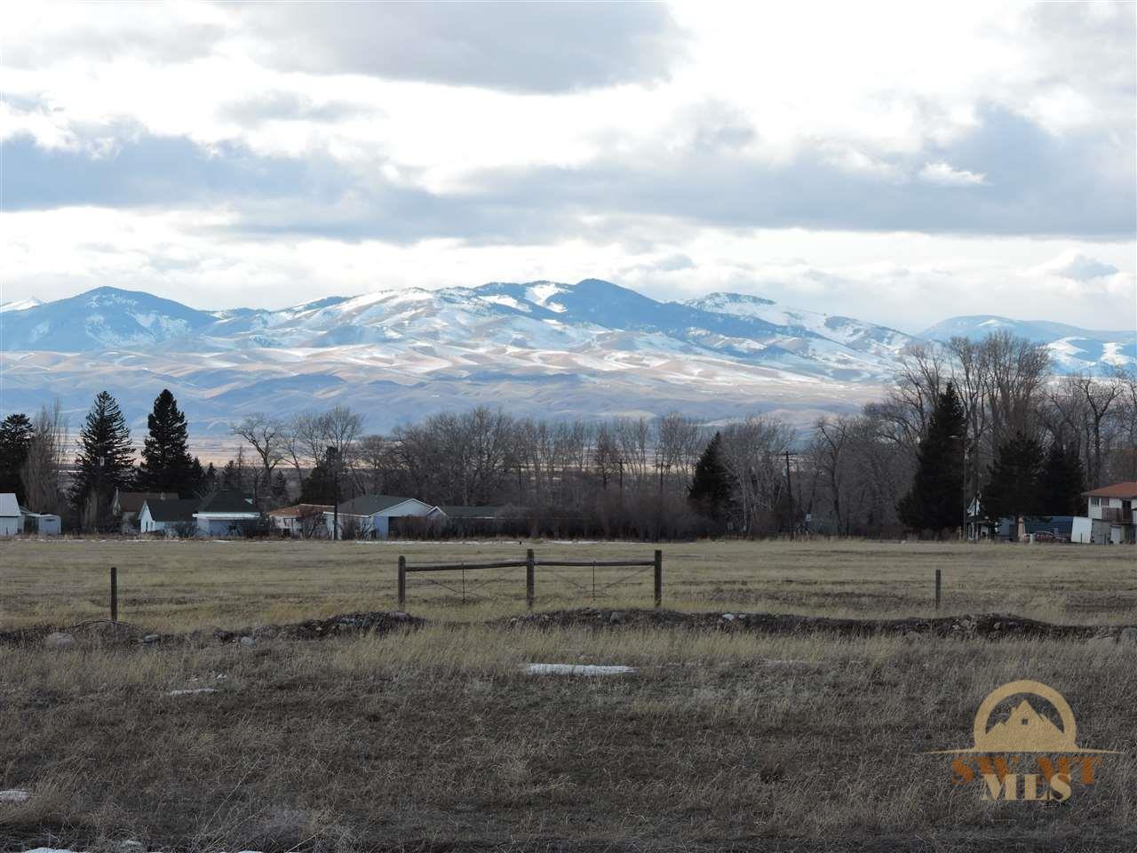 4 Chuckwagon Trail, Sheridan, MT 59749