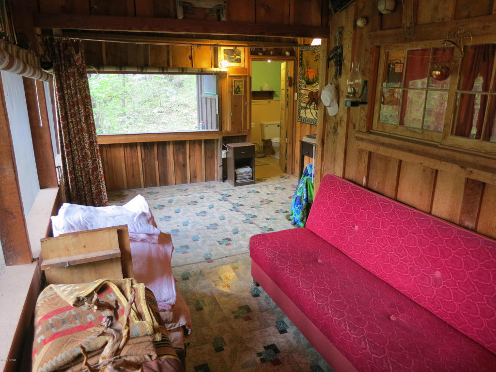 NhnMedicine Springs Cabin 5 RD, Conner, MT 59827