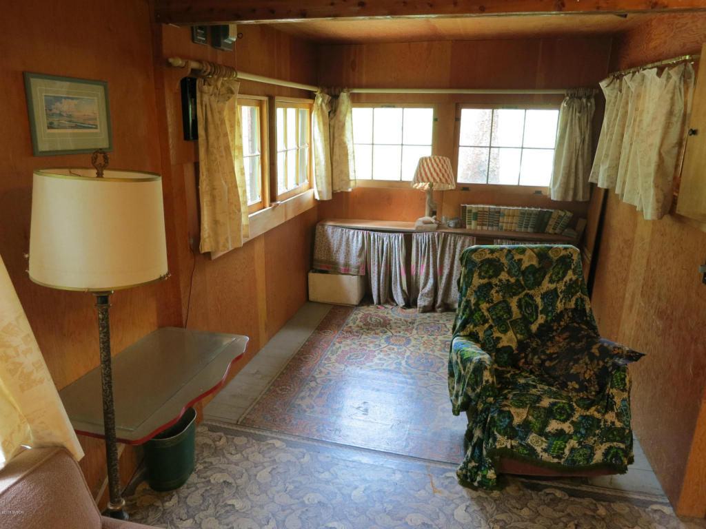 NhnMedicine Springs Cabin 5 RD, Conner, MT 59827