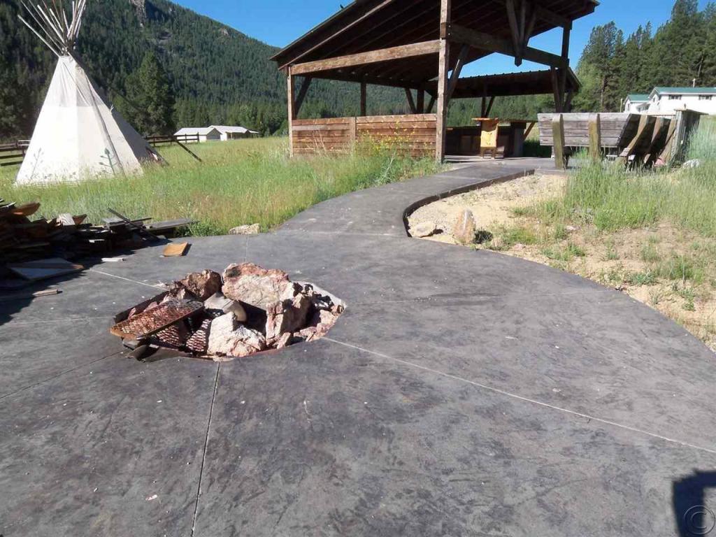 Nhn Fox Lane, Darby, MT 59829
