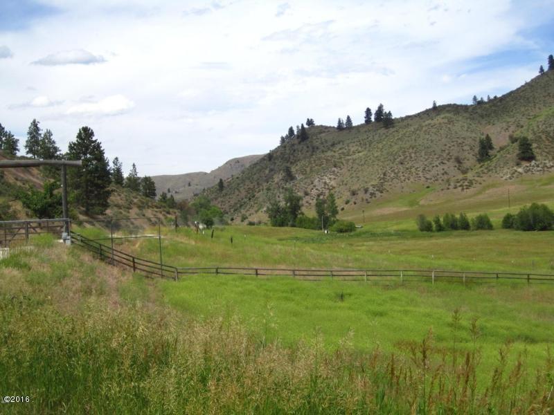 1790 Little Sleeping Child Road, Hamilton, MT 59840