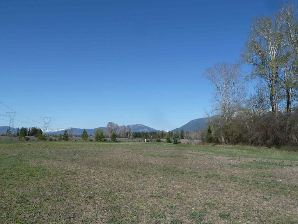 2601 Helena Flats Road, Kalispell, MT 59901