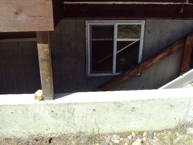 295 Elkhaven Road, Troy, MT 59935