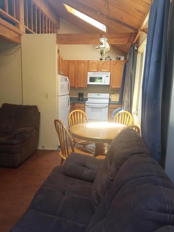 32 Alder Way, Whitefish, MT 59937