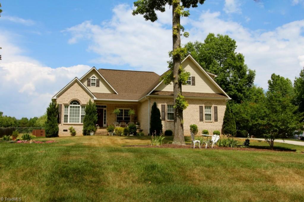 144 Shallowbrook Drive, Advance, NC 27006