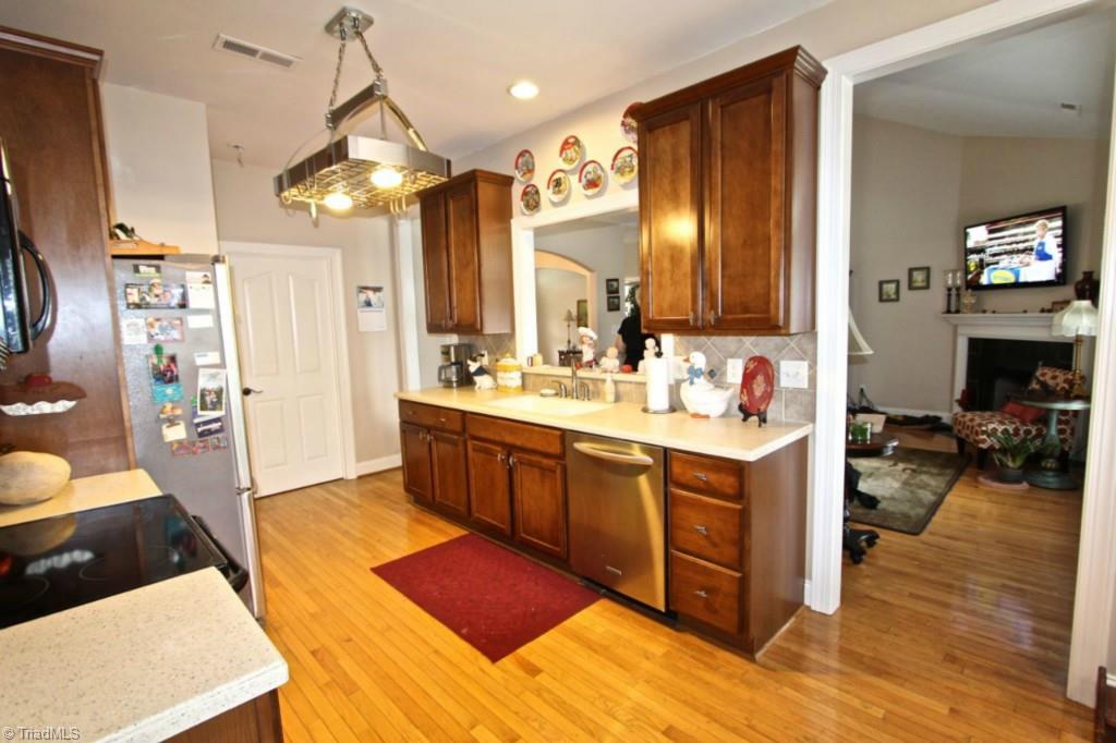 144 Shallowbrook Drive, Advance, NC 27006