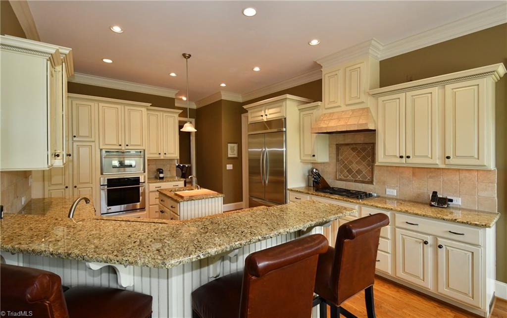 1025 Salem Cove Court, Clemmons, NC 27012