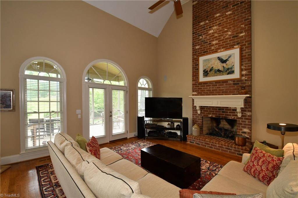1025 Salem Cove Court, Clemmons, NC 27012
