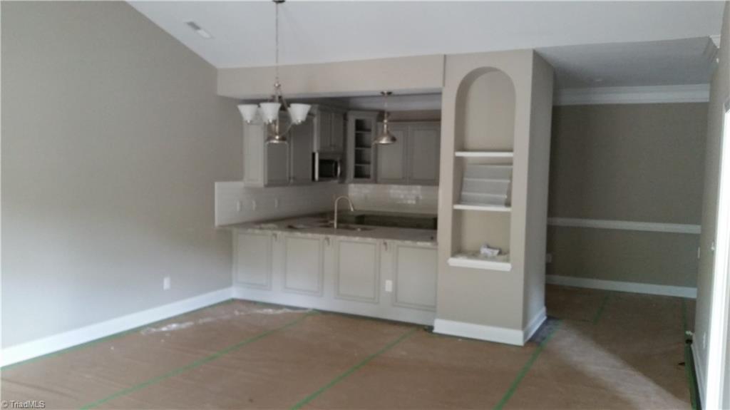 401 Plantation Village Drive, Clemmons, NC 27012