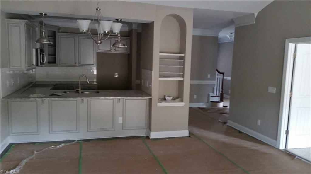 401 Plantation Village Drive, Clemmons, NC 27012