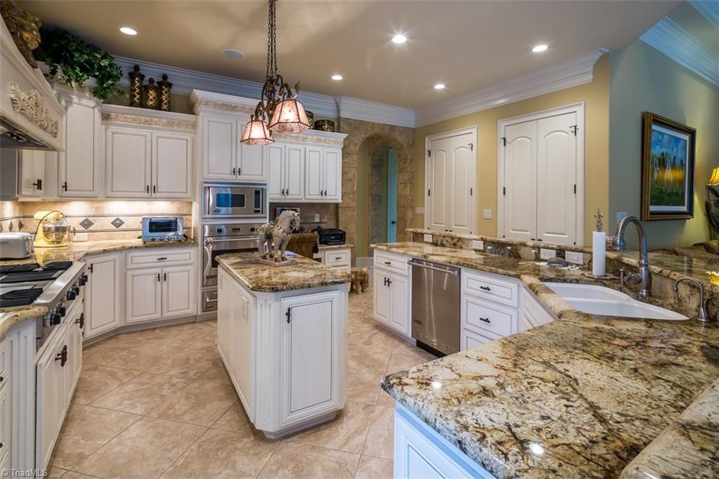 109 Nanzetta Way, Lewisville, NC 27023
