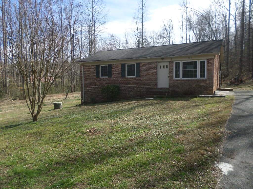 101 Bourbon TrlMount Airy, NC, 27030Surry County