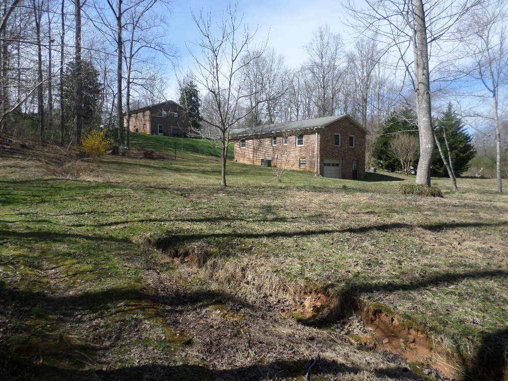 101 Bourbon TrlMount Airy, NC, 27030Surry County