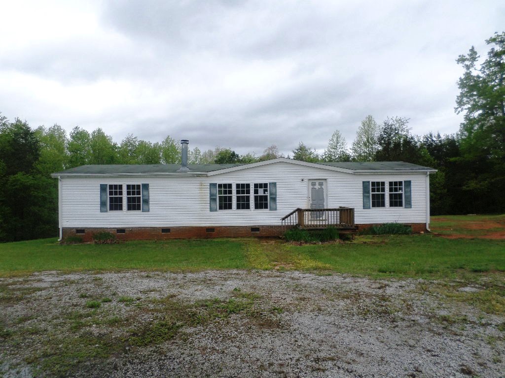 279 Cedar Lake TrlMount Airy, NC, 27030Surry County