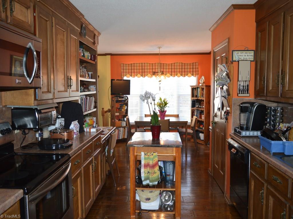 218 Cross Creek Drive, Mount Airy, NC 27030