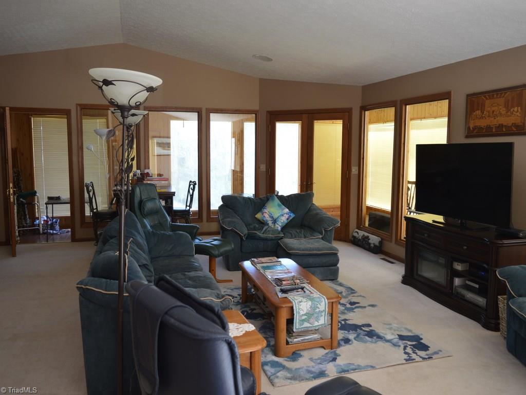 218 Cross Creek Drive, Mount Airy, NC 27030