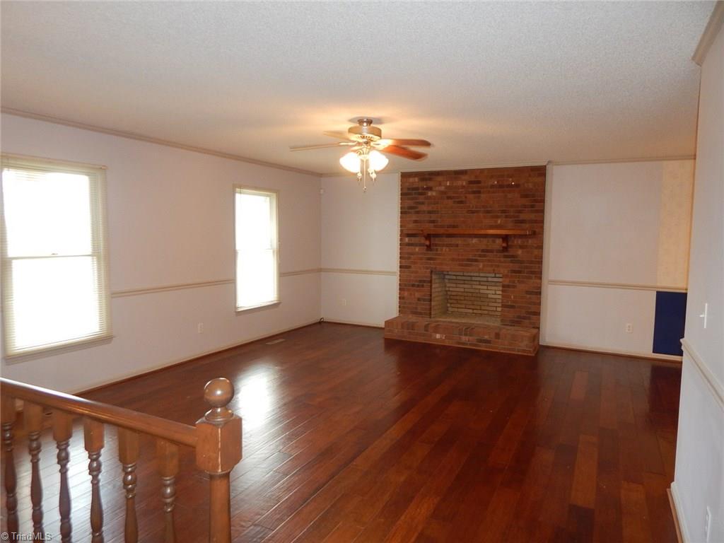 421 Golf Course Road, Pilot Mountain, United States 27041