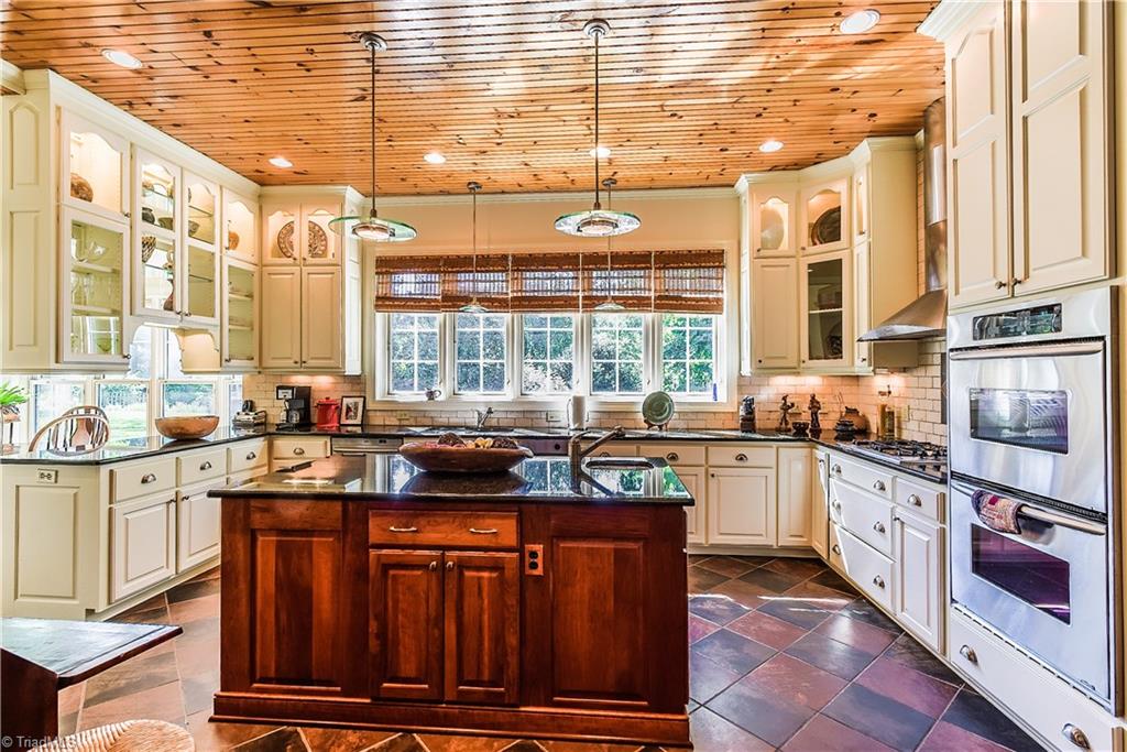 1292 Lemmons Road, Walnut Cove, NC 27052