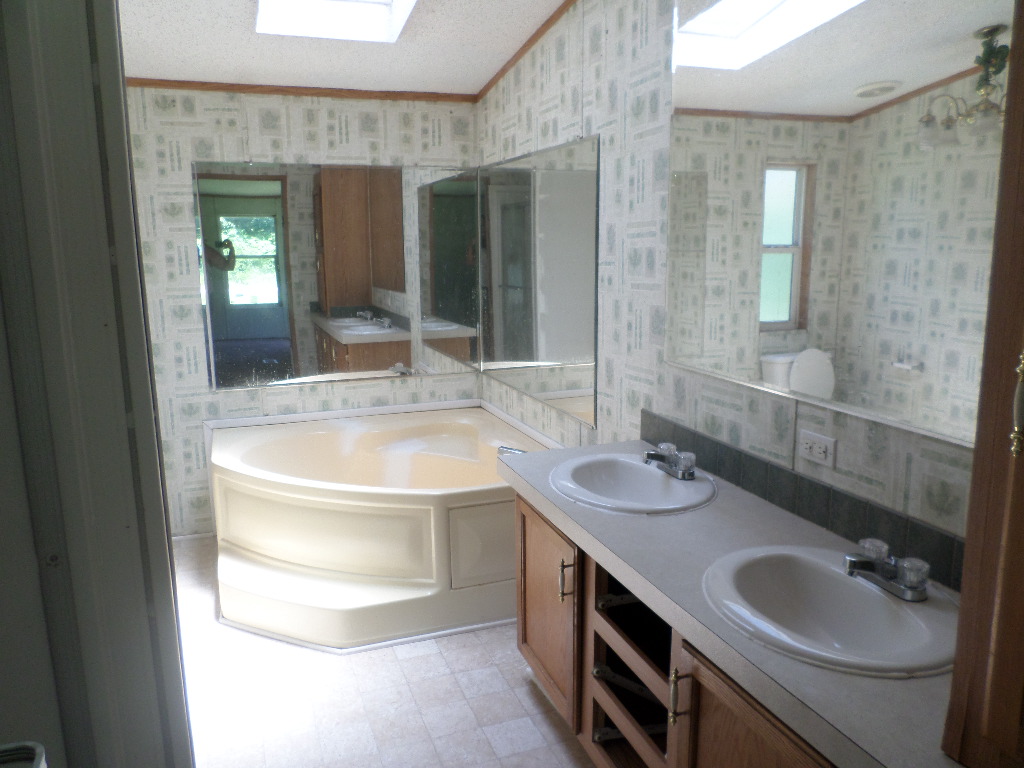 1020 Midway DrYadkinville, NC, 27055Yadkin County