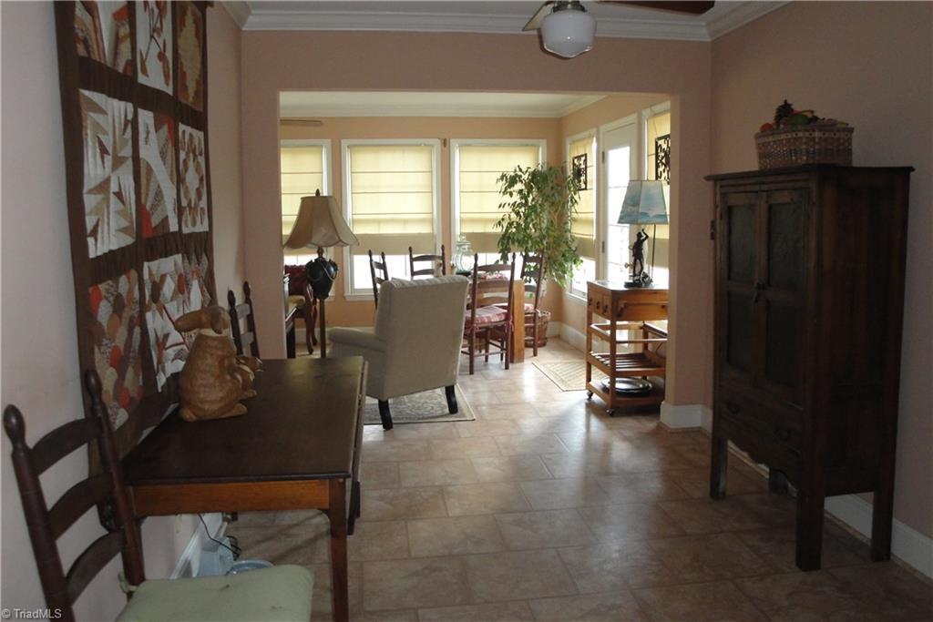 1203 Greenway Drive, High Point, United States 27262
