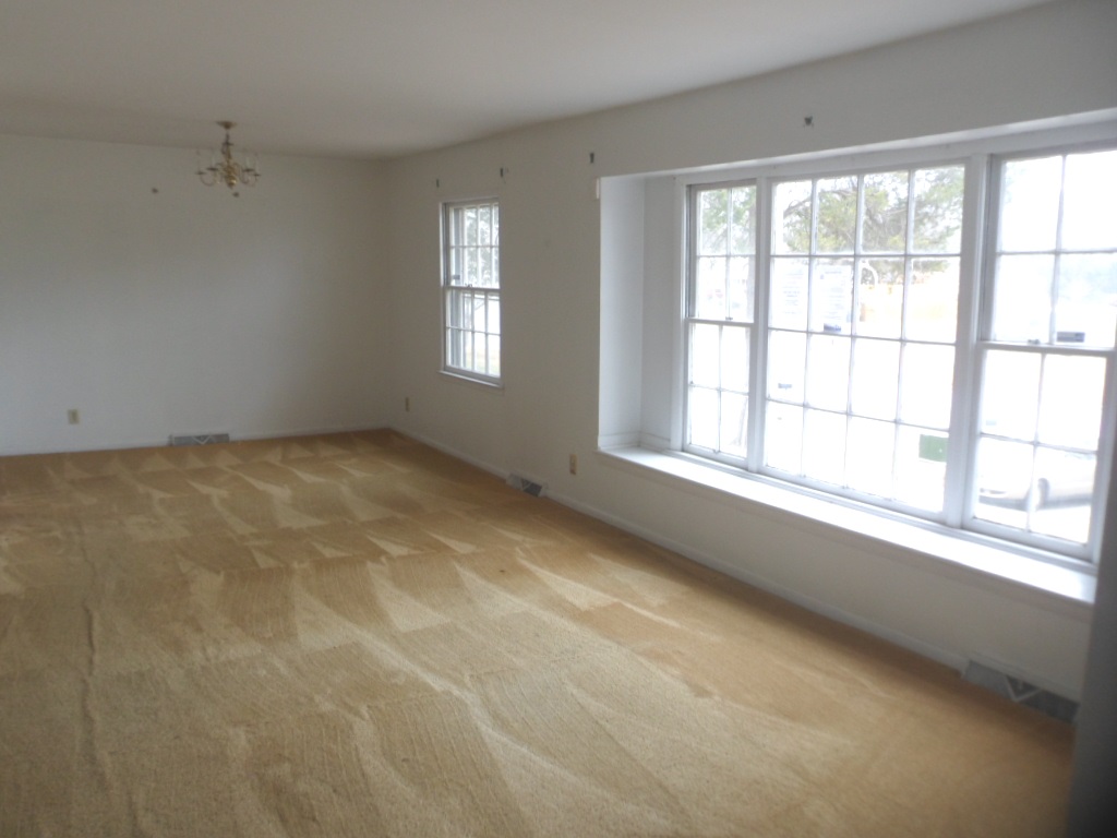 1009 Lakecrest AveHigh Point, NC, 27265Guilford County