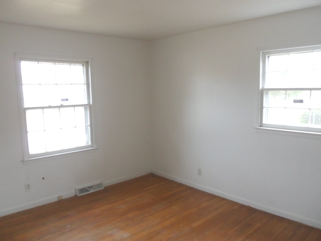 1009 Lakecrest AveHigh Point, NC, 27265Guilford County