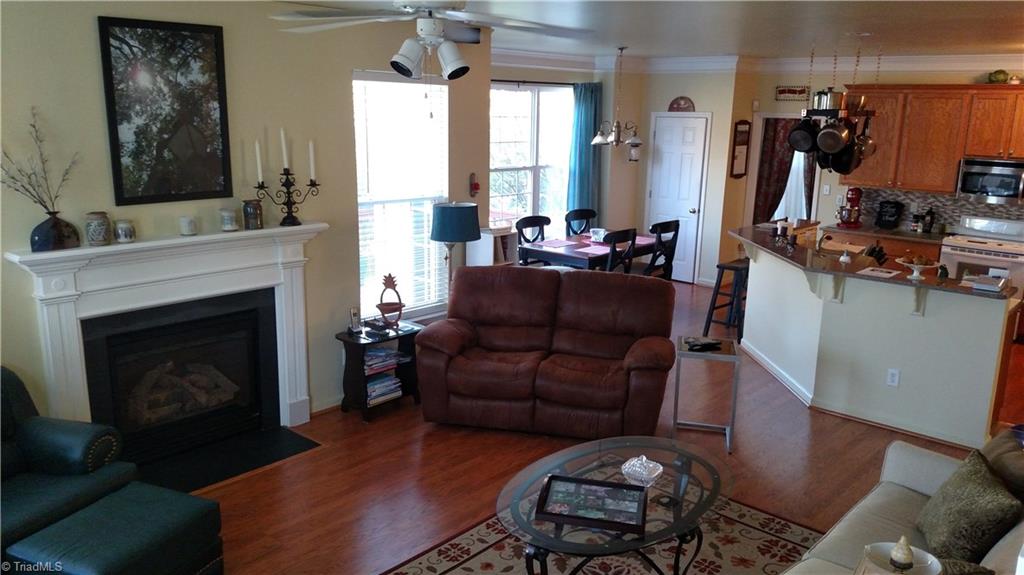 206 Jamestown Oaks Drive, Jamestown, NC 27282