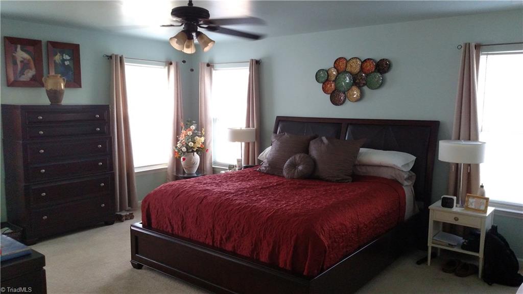 206 Jamestown Oaks Drive, Jamestown, NC 27282