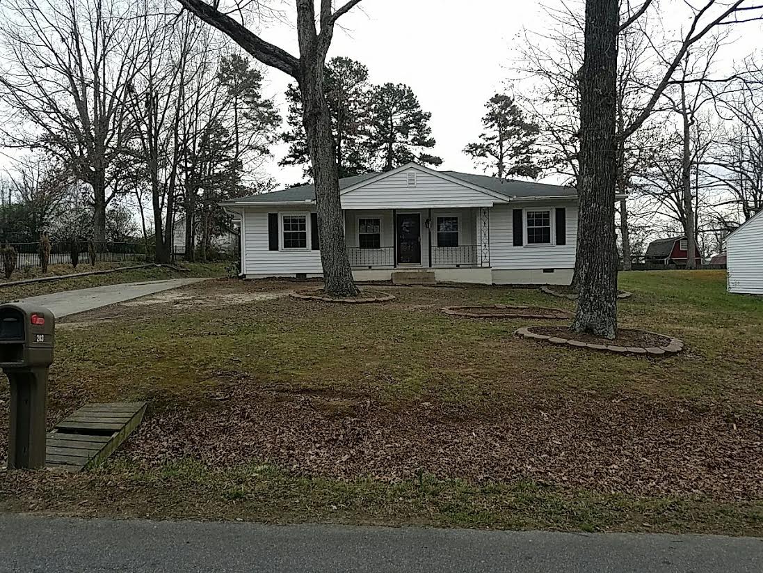 203 Royal Oaks StThomasville, NC, 27360Davidson County
