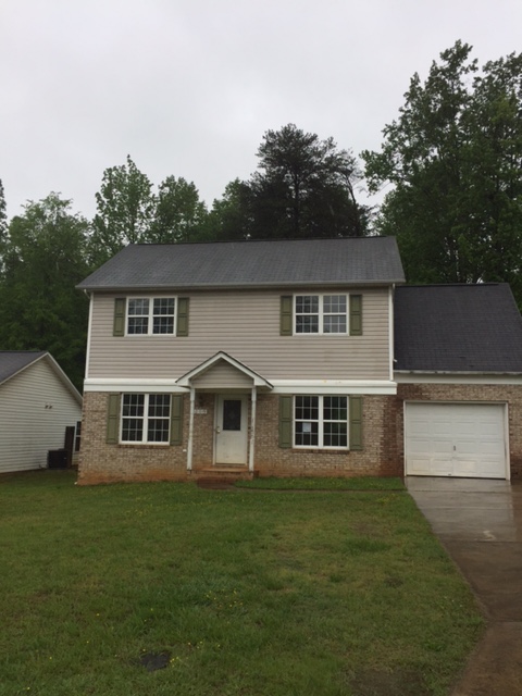 215 Collinswood LnGreensboro, NC, 27405Guilford County