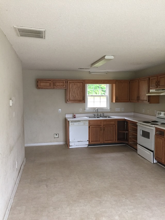 215 Collinswood LnGreensboro, NC, 27405Guilford County