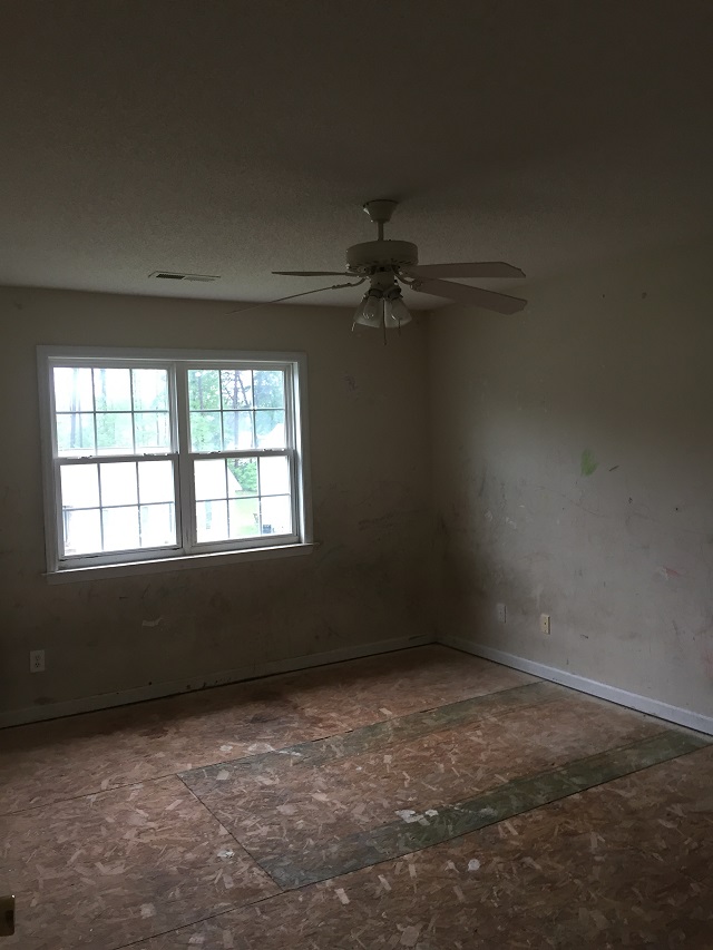 215 Collinswood LnGreensboro, NC, 27405Guilford County