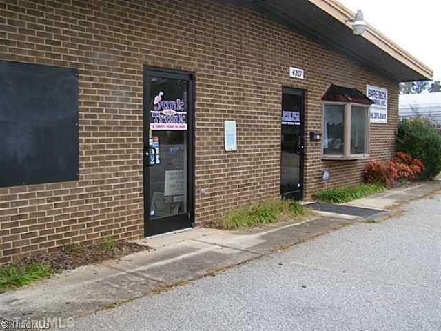 4207 Summit Avenue, Greensboro, NC 27405