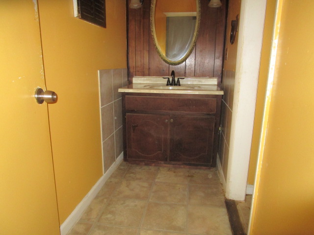 311 W MontcastleGreensboro, NC, 27406Guilford County