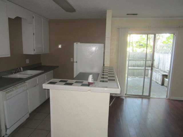5727-g Bramblegate RdGreensboro, NC, 27409Guilford County