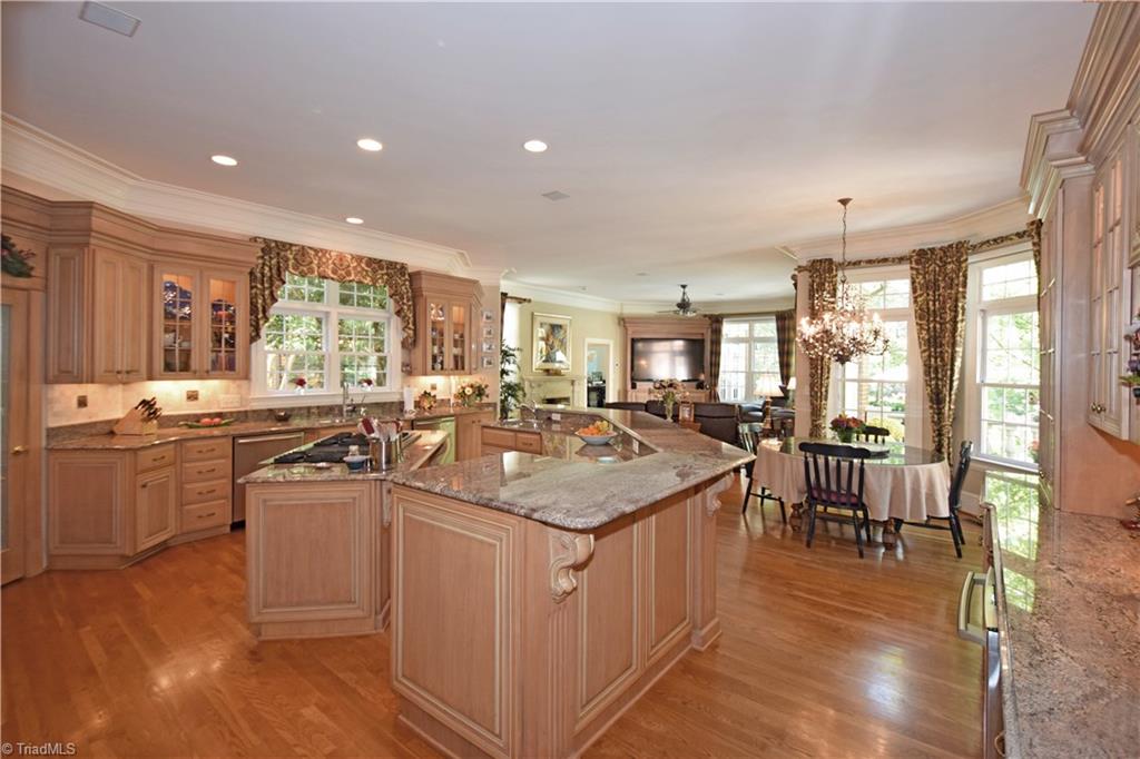 15 Clubview Court, Greensboro, NC 27410