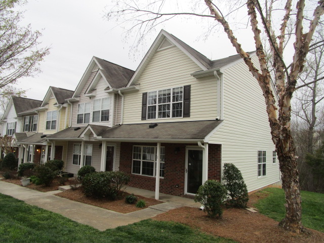 2 Tannenbaum CirGreensboro, NC, 27410Guilford County